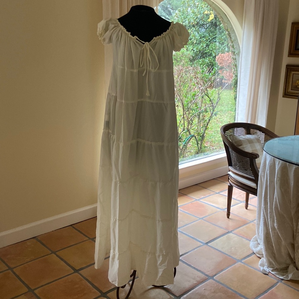 Crèam colored Maxi. nightgown